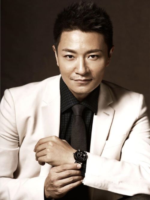 李宗翰，原名李力，1976年11月7日出生于湖北省武汉市，中国内地男演员，毕业于中央戏剧学院。
1996年，因参演电视剧《香港的故事》而出道。2001年，因在年代剧《梧桐雨》中饰演谢家树一角而被观众所熟识。2006年，主演民国剧《徽娘宛心》。2008年，凭借出演的民国剧《春去春又回》获得更多关注。2011年，参演古装剧《水浒传》。2013年，其出演的都市情感剧《百万新娘之爱无悔》播出；同年，获得第九届中美电影节金天使奖最佳新晋男演员奖。2018年，主演都市情感剧《恋爱先生》。2020年12月29日，凭借电视剧《如果岁月可回头》获得第11届澳门国际电视节最佳男配角奖。