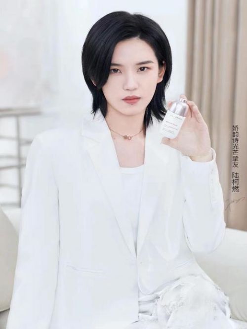 娇韵诗光芒挚友