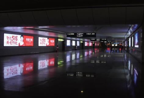 厦门高铁广告.jpg 厦门高铁广告.jpg